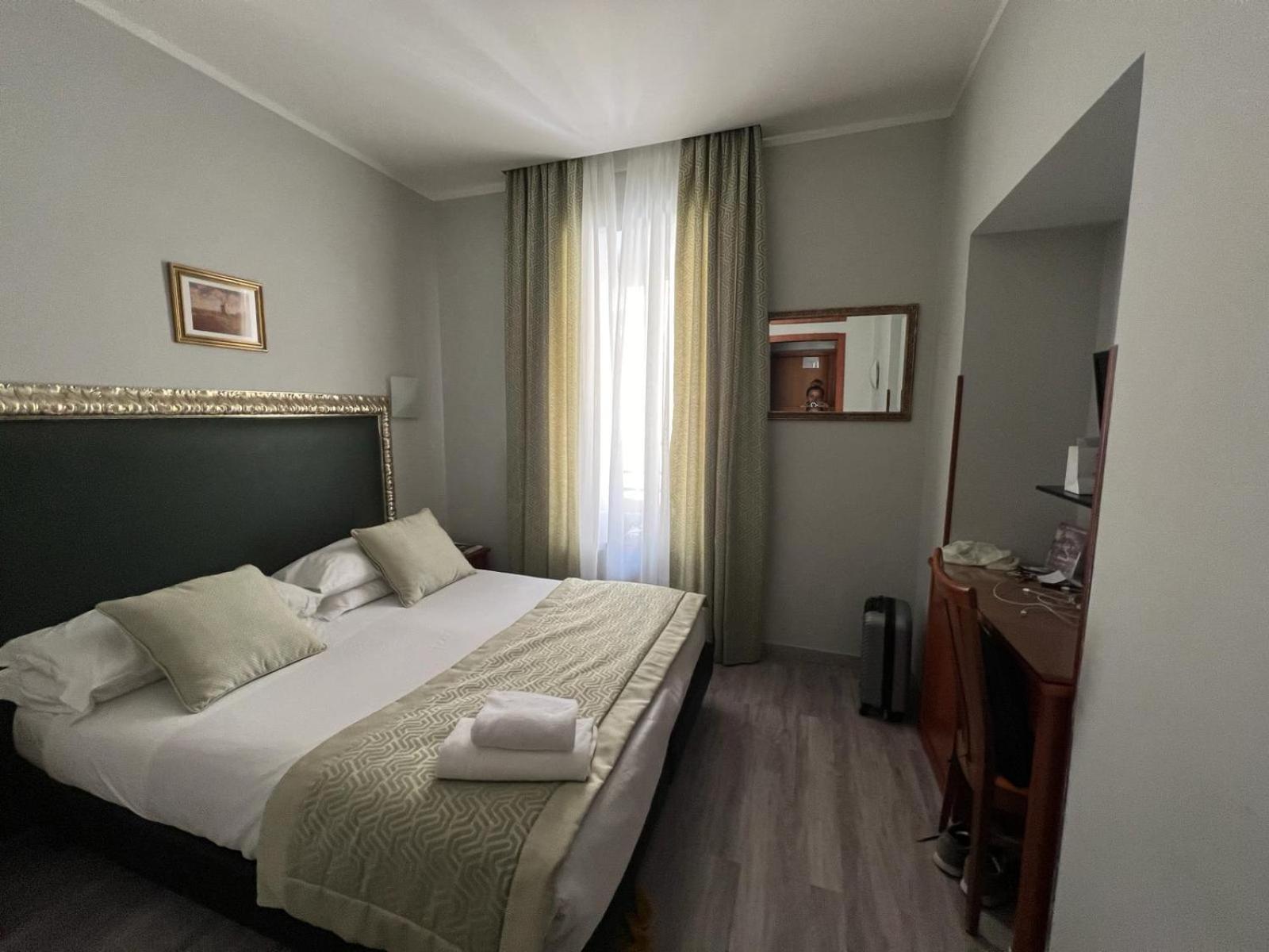 Hotel Ercoli House Рим Екстериор снимка