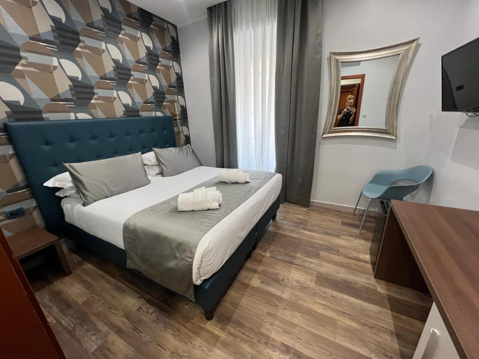 Hotel Ercoli House Рим Екстериор снимка